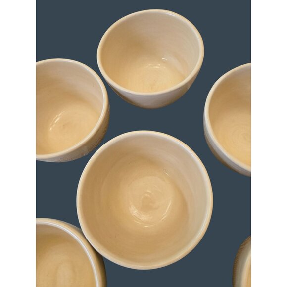 Set Of 8 Pottery Barn Sausalito Beige Stoneware Bowls - Picture 4 of 10